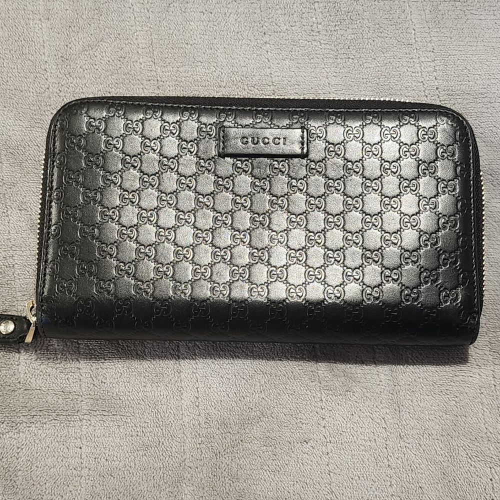 Gucci Microguccissima Wallet
